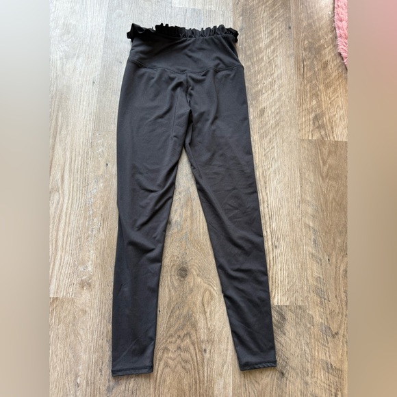 Women’s Black Ruffle Waist Leggings - Picture 4 of 4